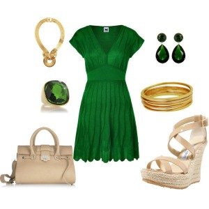 What Shoes and Accessories to Wear With Emerald Green Cocktail Dress