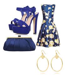What shoes and jewelry to wear with floral dress